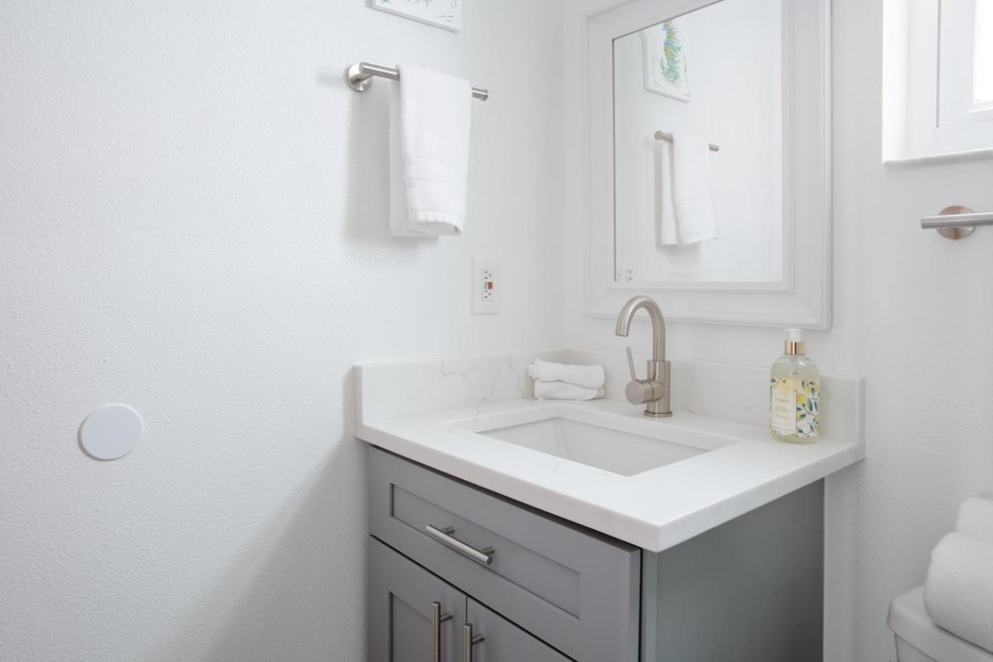 Walk Everywhere! 1-Bedroom Gem In Downtown Hub New Port Richey Luaran gambar